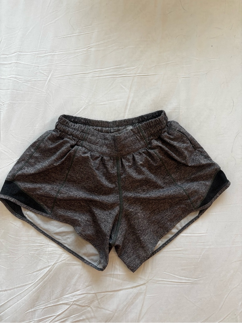 lululemon athletica Women's Heather Charcoal Running Short